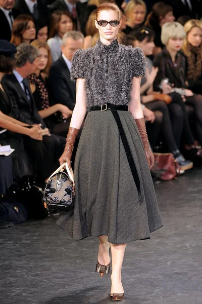 Look 19